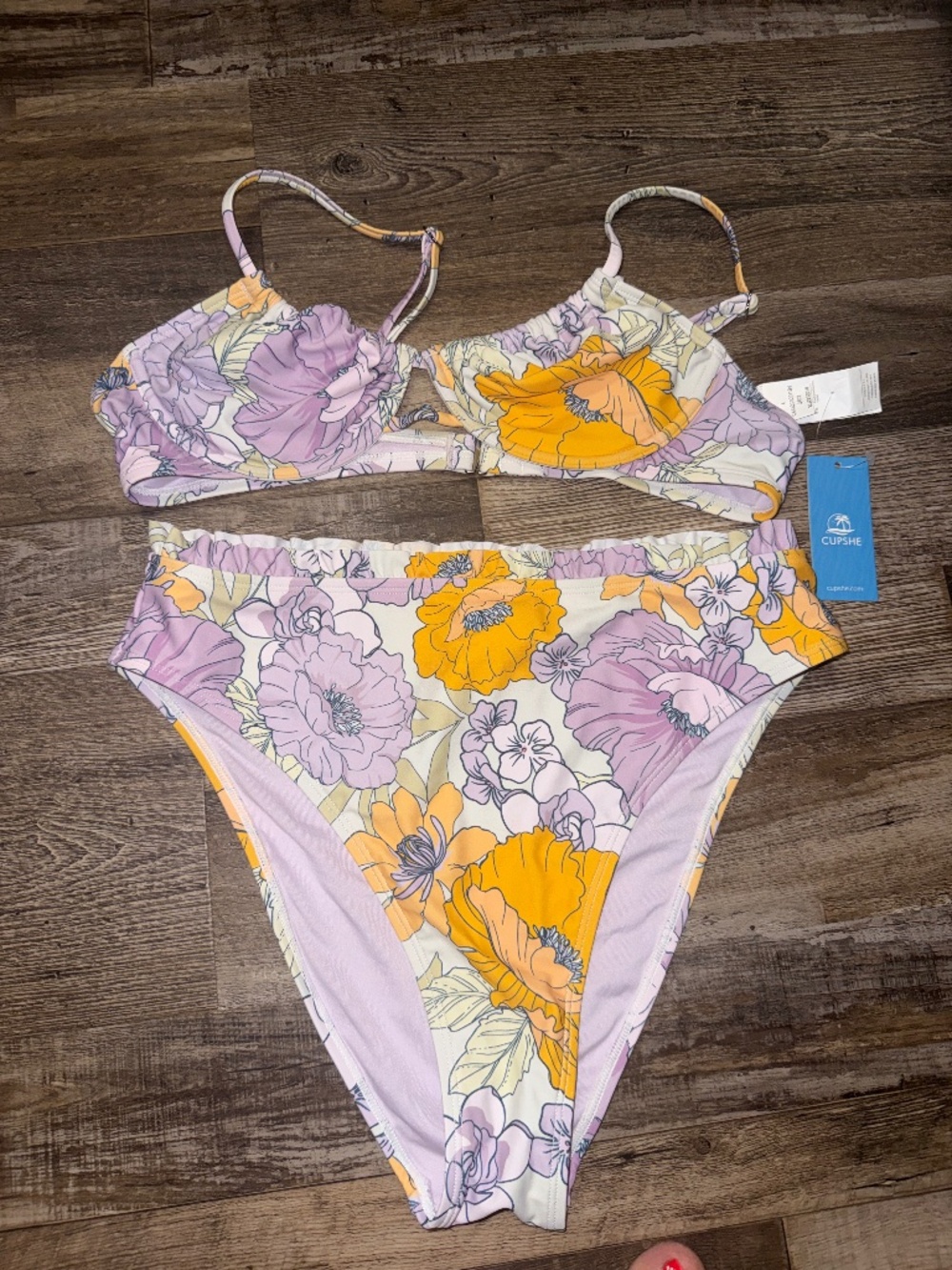 CUPSHE floral ruffled bikini, NWT, Size Large!